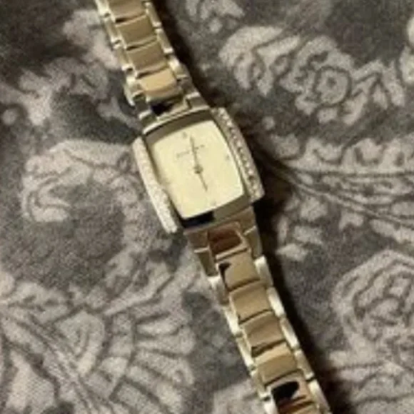 Skagen silver watch with saworkian gemstones. New - Picture 2 of 9